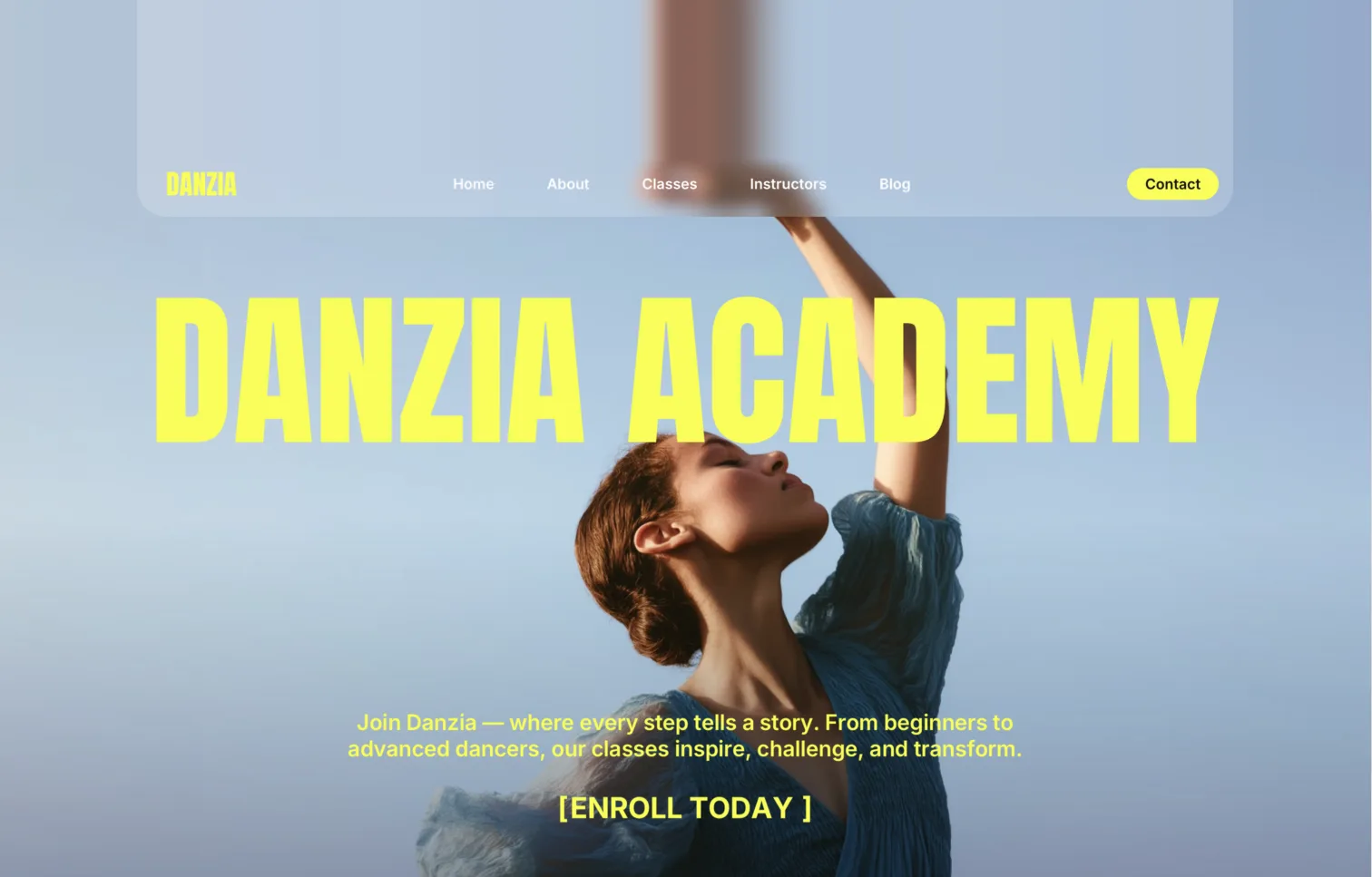 Página inicial do site de uma academia de dança, com o nome Danzia Academy em letras amarelas e uma bailarina em movimento